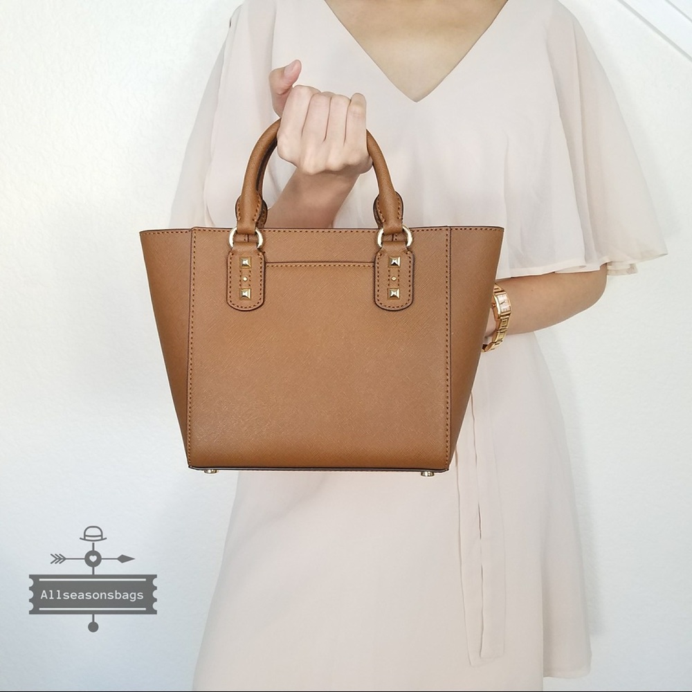 NWT Michael Kors Small Sandrine luggage crossbody - Picture 6 of 8